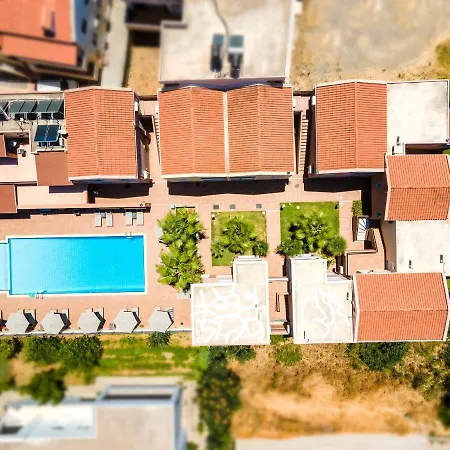 Theos Holidays Apart Otel