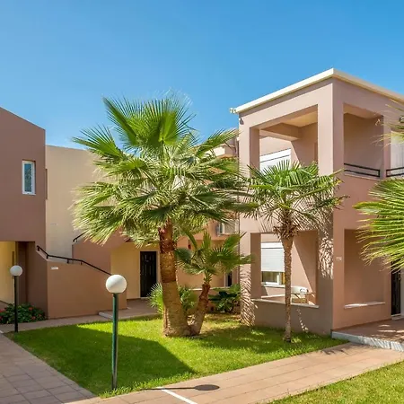 Theos Holidays Hotel apartamentowy *